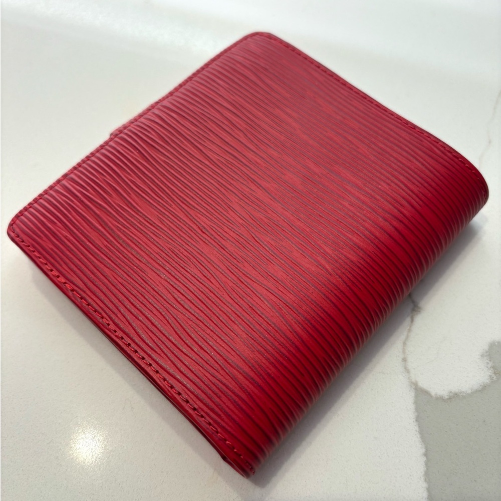 Louis Vuittom Epi Wallet - Picture 4 of 16